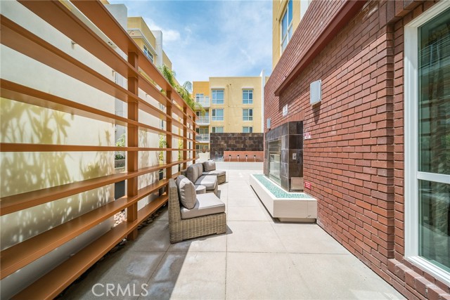 21301 Erwin Street, Woodland Hills CA: https://media.crmls.org/medias/08970f22-28be-425c-be36-31773a8e9f1d.jpg