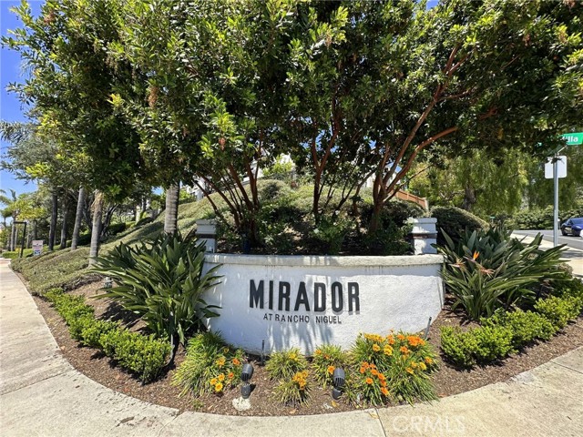 28297 Via Luis, Laguna Niguel CA: https://media.crmls.org/medias/089740e1-1b95-493e-9eb1-afb76c40385f.jpg