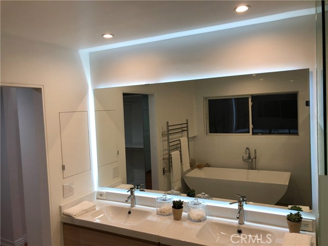 5714 Vantage Avenue, Valley Village CA: https://media.crmls.org/medias/0897a8e6-7e99-4ee6-8213-ebdd8222c9b8.jpg