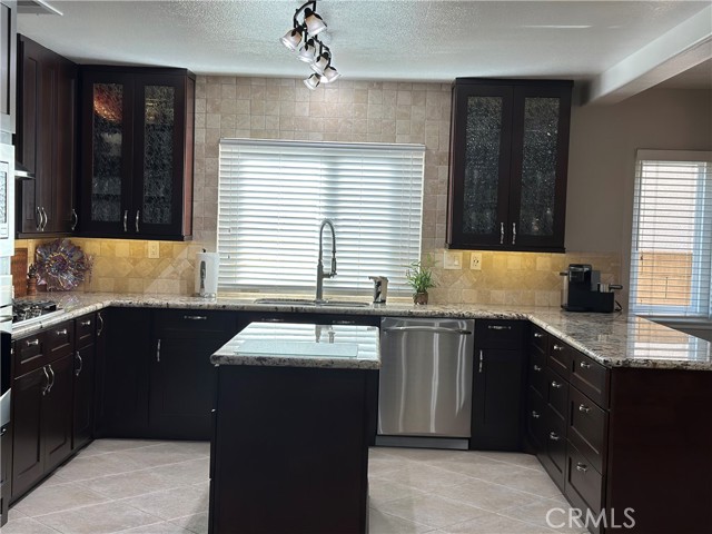 Detail Gallery Image 21 of 72 For 5370 Wrangler Dr, Fontana,  CA 92336 - 4 Beds | 2/1 Baths