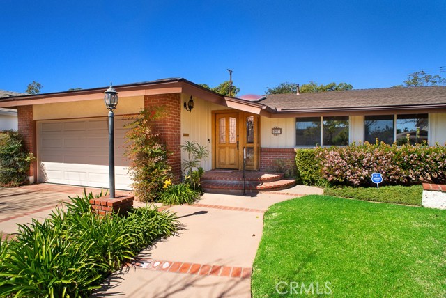 Detail Gallery Image 2 of 18 For 5437 Woodbury St, Ventura,  CA 93003 - 4 Beds | 2 Baths