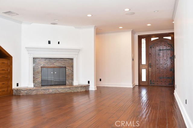 Detail Gallery Image 5 of 45 For 5235 San Feliciano Dr, Woodland Hills,  CA 91364 - 5 Beds | 4 Baths