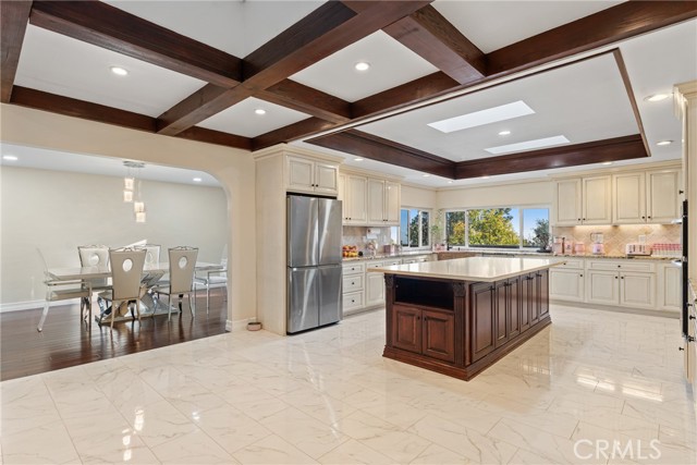 Detail Gallery Image 14 of 71 For 2420 San Antonio, Upland,  CA 91784 - 4 Beds | 3 Baths