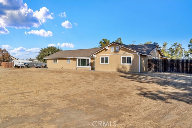 Detail Gallery Image 2 of 29 For 24743 Tropical Dr, Madera,  CA 93638 - 4 Beds | 2 Baths