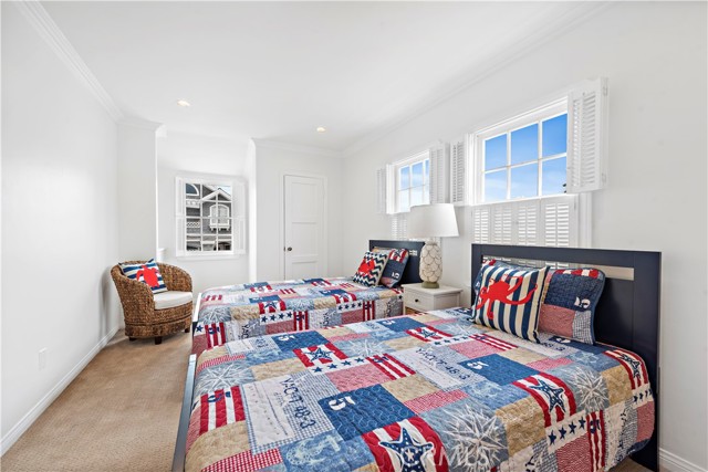 Detail Gallery Image 16 of 29 For 224 Amethyst, Newport Beach,  CA 92662 - 3 Beds | 3 Baths