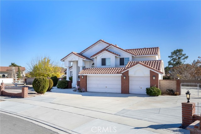 Detail Gallery Image 1 of 64 For 20463 Little Bear Ct, Apple Valley,  CA 92308 - 5 Beds | 3 Baths