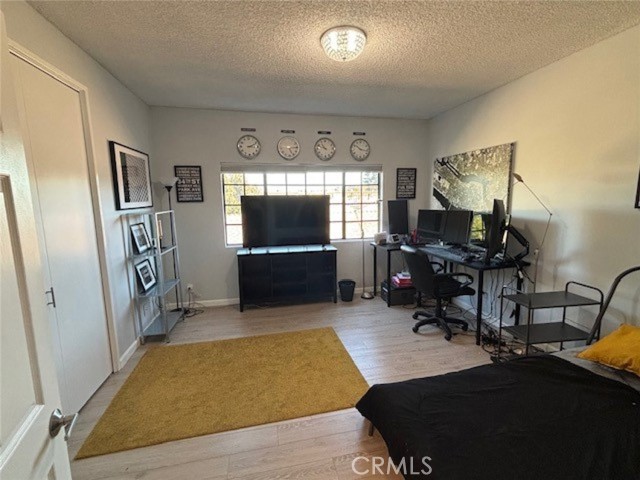 Detail Gallery Image 5 of 36 For 4430 Noble Ave #202,  Sherman Oaks,  CA 91403 - 2 Beds | 2 Baths