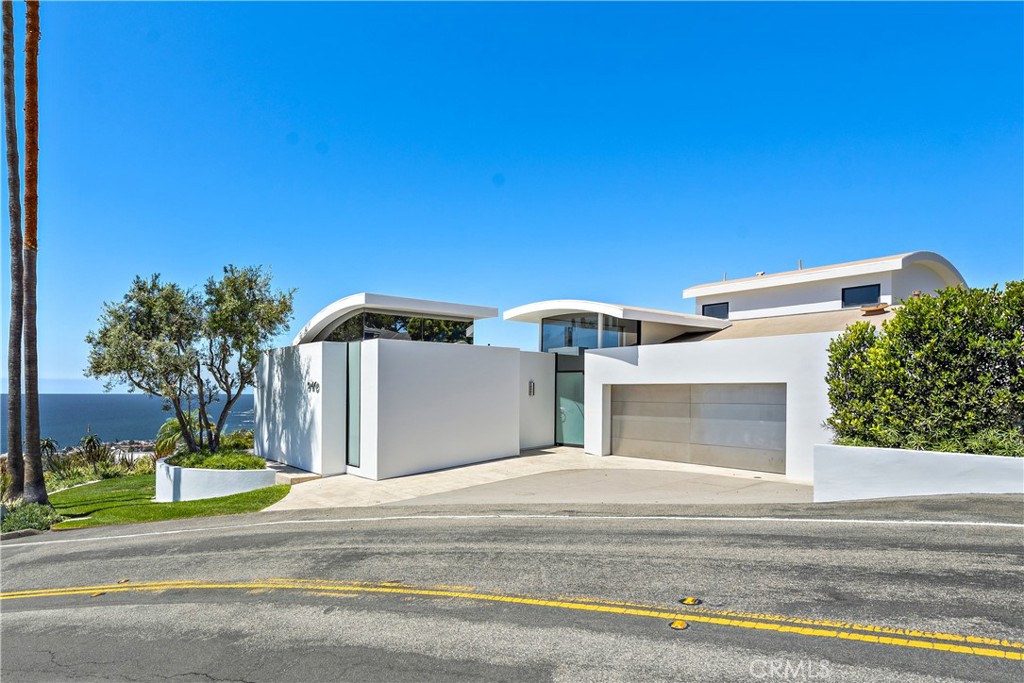 MLS #OC25232441 image #1