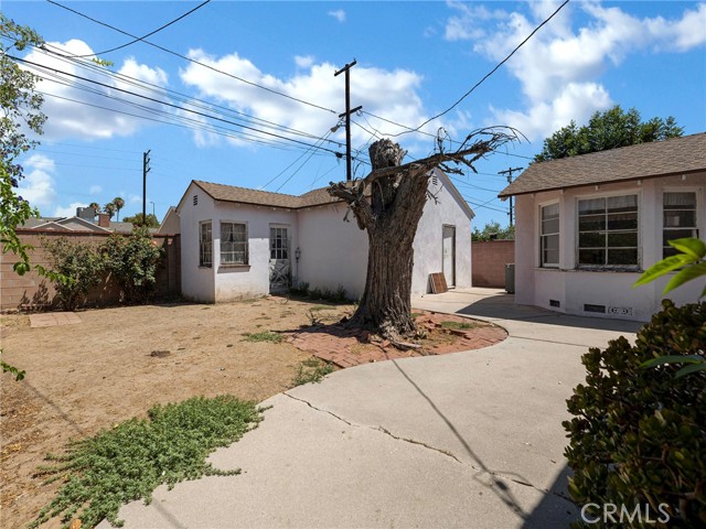 18725 Covello Street, Reseda CA: https://media.crmls.org/medias/08995d5a-0291-4ee5-8305-b4cba8141e0b.jpg