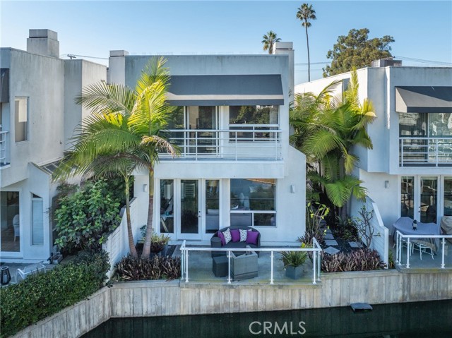 Detail Gallery Image 3 of 48 For 620 Harbor St #6,  Venice,  CA 90291 - 3 Beds | 2/1 Baths