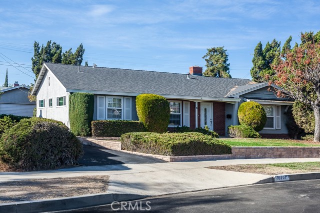 Detail Gallery Image 2 of 25 For 16701 Romar St, North Hills,  CA 91343 - 3 Beds | 2 Baths