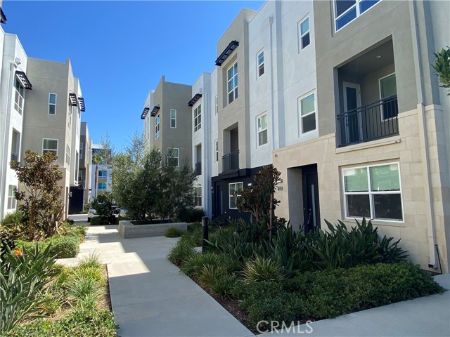 2312 Synergy, Irvine CA: https://media.crmls.org/medias/089a4a3c-5738-4b68-a5dc-89b7b49e3ae7.jpg