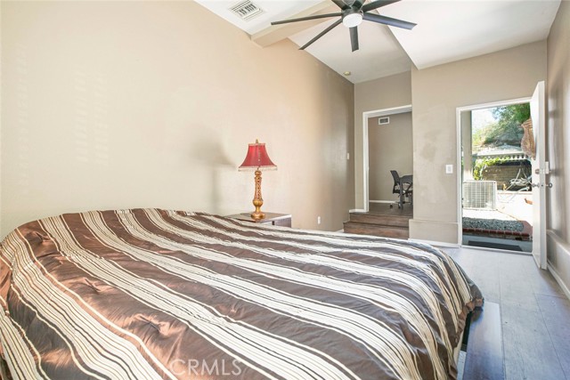28741 Park Woodland Place, Saugus CA: https://media.crmls.org/medias/089ab8ca-9c78-4f65-9207-155a9270dfb1.jpg