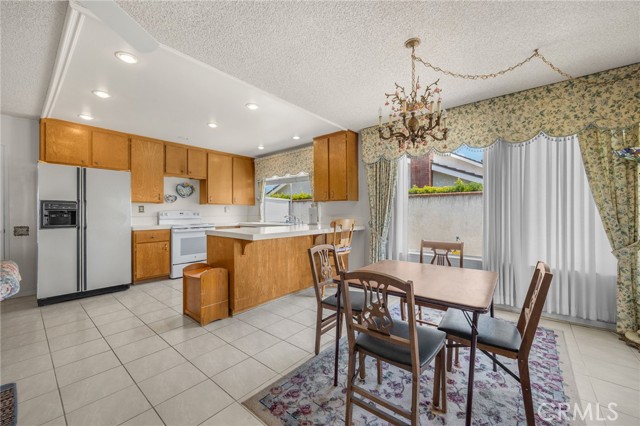 Detail Gallery Image 13 of 33 For 1516 Mesa Verde, Fullerton,  CA 92833 - 4 Beds | 2 Baths