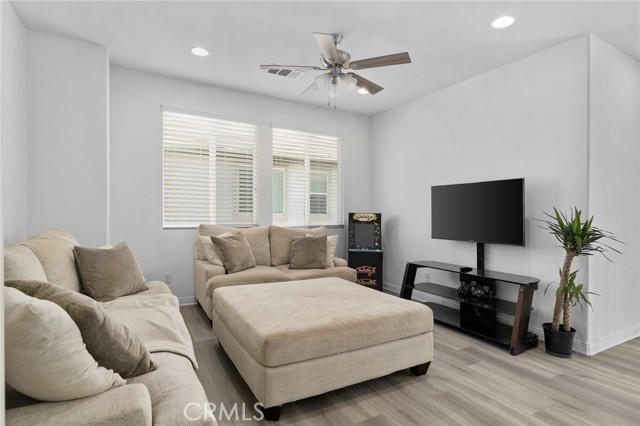 21 Via Del Renal Court, Lake Elsinore CA: https://media.crmls.org/medias/089bb681-3c1f-4f2d-a678-bcd8c9a8eb3e.jpg