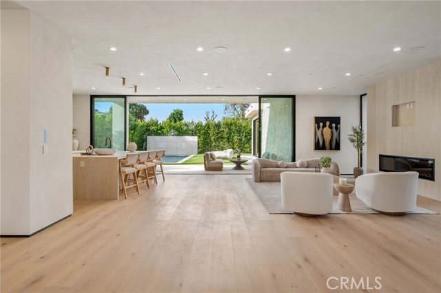 Detail Gallery Image 16 of 72 For 15447 Huston, Sherman Oaks,  CA 91403 - 5 Beds | 5/1 Baths
