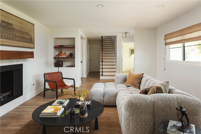 Detail Gallery Image 4 of 27 For 1136 Highland, Newport Beach,  CA 92660 - 4 Beds | 2/1 Baths