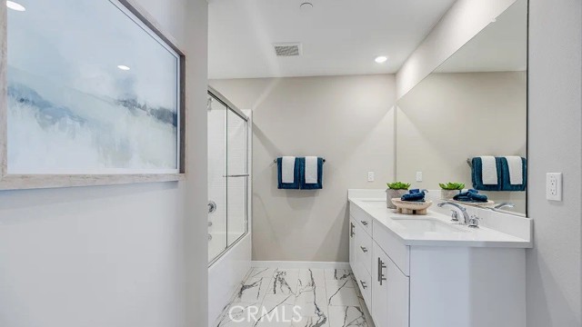 Detail Gallery Image 13 of 19 For 1132 Thunderchief Ln, Rialto,  CA 92376 - 3 Beds | 2/1 Baths