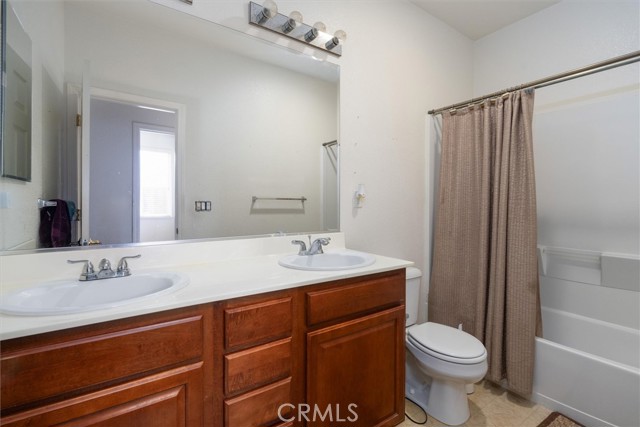 Detail Gallery Image 19 of 25 For 5348 E Tower Ave, Fresno,  CA 93725 - 4 Beds | 2/1 Baths