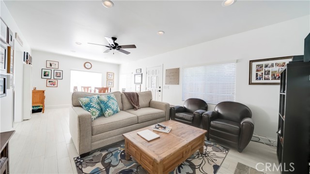 400 17th Street, Manhattan Beach, California 90266, 4 Bedrooms Bedrooms, ,2 BathroomsBathrooms,Residential,Sold,17th,SB21119391