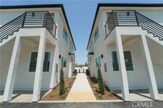 Detail Gallery Image 2 of 23 For 630 N Juniper St, Escondido,  CA 92025 - – Beds | – Baths