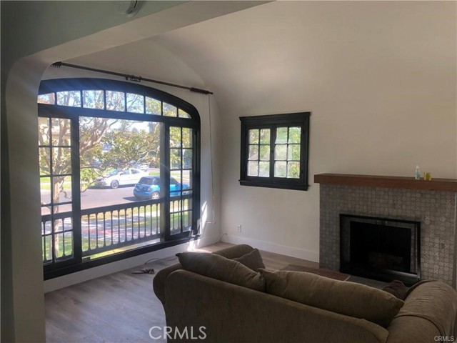 Detail Gallery Image 5 of 11 For 1951 Midvale Ave, Los Angeles,  CA 90025 - 3 Beds | 2 Baths