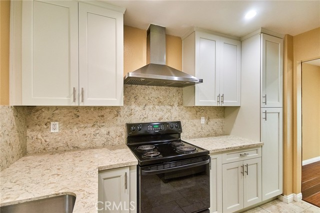 881 Hartford Lane, La Habra CA: https://media.crmls.org/medias/089ecf1a-6992-4d32-a30e-a5602aafbe17.jpg
