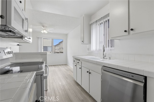 5400 Lindley Avenue, 121 photo 12