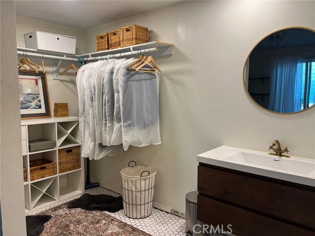 Detail Gallery Image 5 of 33 For 2402 Pleasant Way #H,  Thousand Oaks,  CA 91362 - 2 Beds | 1 Baths