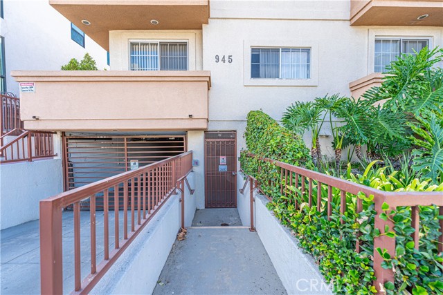 Detail Gallery Image 6 of 35 For 945 N Hudson Ave #104,  Los Angeles,  CA 90038 - 2 Beds | 2 Baths