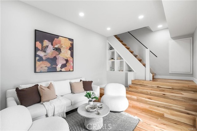 Detail Gallery Image 45 of 55 For 8566 Hollywood Bld, Los Angeles,  CA 90069 - 6 Beds | 6/1 Baths