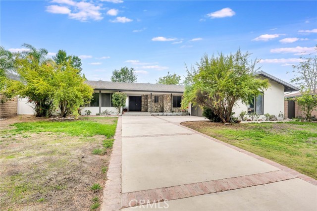 Detail Gallery Image 3 of 47 For 17244 Barneston Ct, Granada Hills,  CA 91344 - 3 Beds | 2 Baths