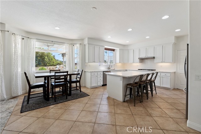 1732 Gamble Lane, Escondido CA: https://media.crmls.org/medias/08a12f91-b5c6-4bb0-807b-231a0336af70.jpg