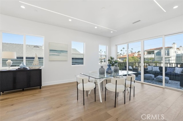 Detail Gallery Image 22 of 41 For 617 N Irena Ave a,  Redondo Beach,  CA 90277 - 4 Beds | 3/1 Baths