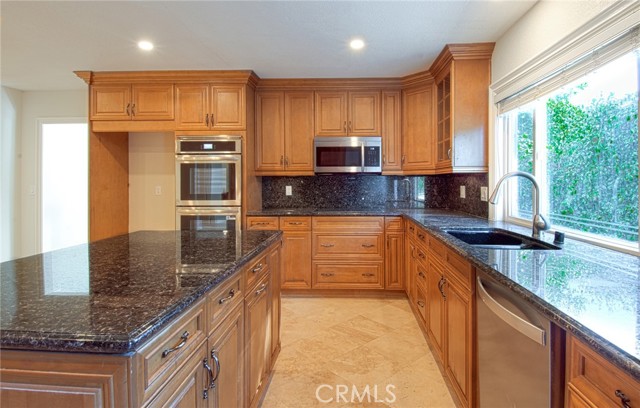 Detail Gallery Image 4 of 23 For 24946 Grissom Rd, Laguna Hills,  CA 92653 - 4 Beds | 2/1 Baths