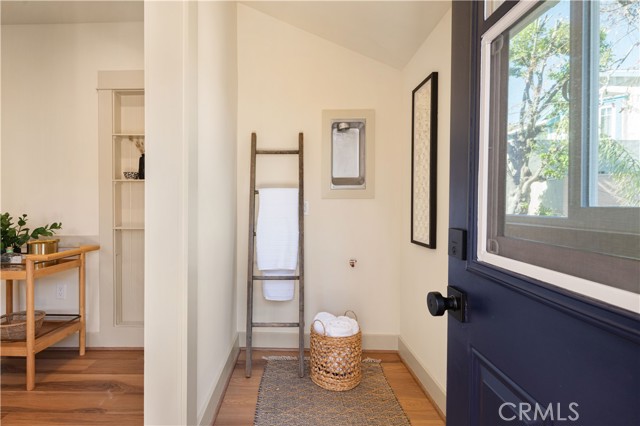 Detail Gallery Image 12 of 27 For 4245 E 6th, Long Beach,  CA 90814 - 2 Beds | 1 Baths