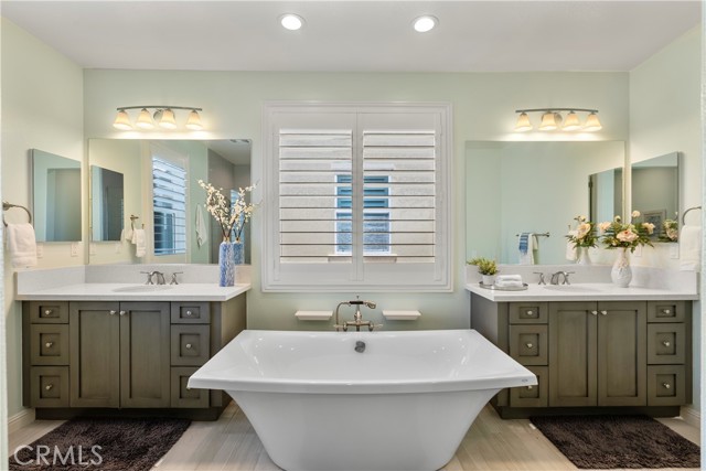 46 Dogwood, Lake Forest CA: https://media.crmls.org/medias/08a2c50c-7876-4eb6-b7a7-6d0689f97e06.jpg