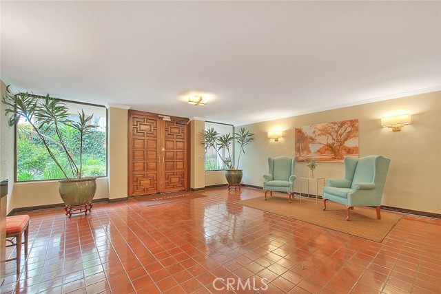 330 W California Boulevard, Pasadena CA: https://media.crmls.org/medias/08a2f14a-3b44-46ae-b5ae-65f24d6dcb6b.jpg