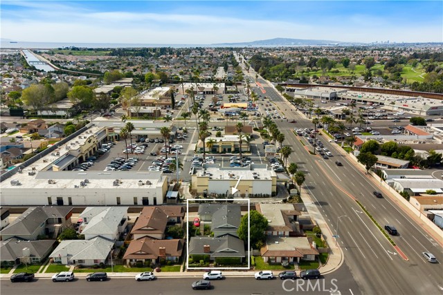Detail Gallery Image 6 of 7 For 17021 Pinehurst, Huntington Beach,  CA 92647 - – Beds | – Baths