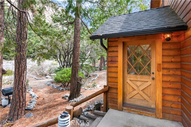 Detail Gallery Image 9 of 33 For 41524 Alder Dr, Forest Falls,  CA 92339 - 2 Beds | 2 Baths