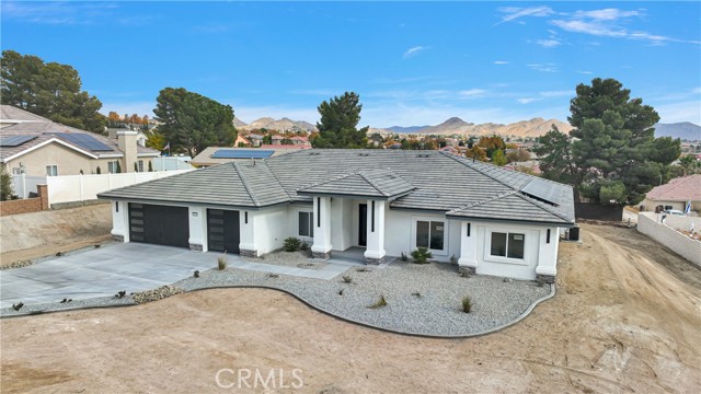 Detail Gallery Image 2 of 44 For 16091 Chiwi Rd, Apple Valley,  CA 92307 - 4 Beds | 3/1 Baths