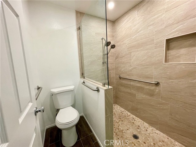 Detail Gallery Image 9 of 14 For 948 Sandstone Dr, Glendora,  CA 91740 - 2 Beds | 2 Baths