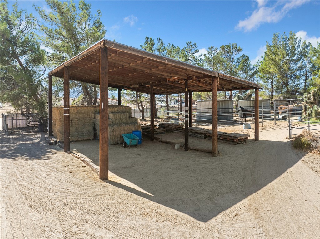 https://media.crmls.org/medias/08a58fa7-0581-462c-9796-beb9aa874313.jpg?preset=X-Large
