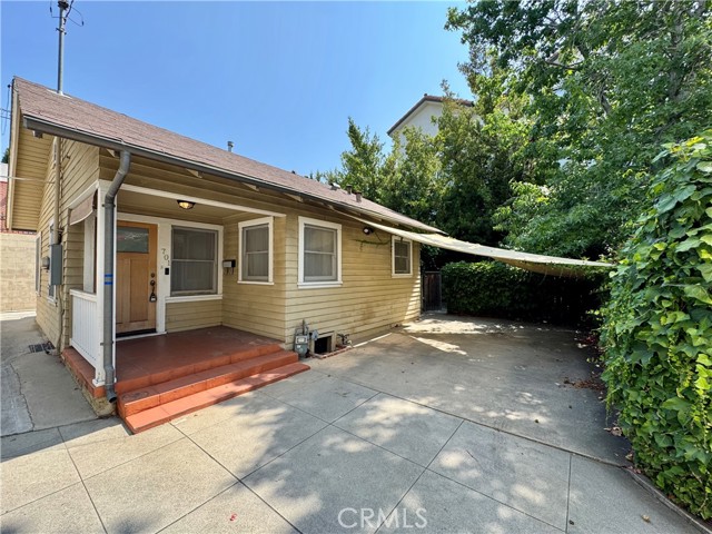 Detail Gallery Image 1 of 10 For 701 Mira Monte Pl, Pasadena,  CA 91101 - 1 Beds | 1 Baths