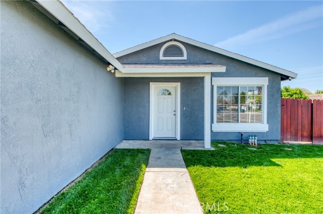 Detail Gallery Image 2 of 29 For 102 Pistachio Ct, Chowchilla,  CA 93610 - 4 Beds | 2 Baths