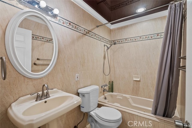 Detail Gallery Image 21 of 39 For 12650 Welby Way, Valley Glen,  CA 91606 - 4 Beds | 4 Baths