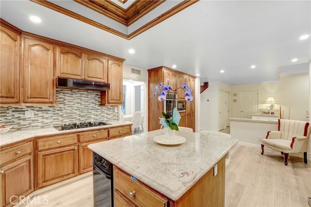 3866 Hunter Crest Court, Moorpark CA: https://media.crmls.org/medias/08a71ff8-9a07-4404-a07f-dbd53b790219.jpg