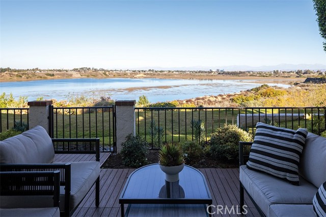 Detail Gallery Image 14 of 28 For 2175 Vista Entrada, Newport Beach,  CA 92660 - 3 Beds | 2/1 Baths