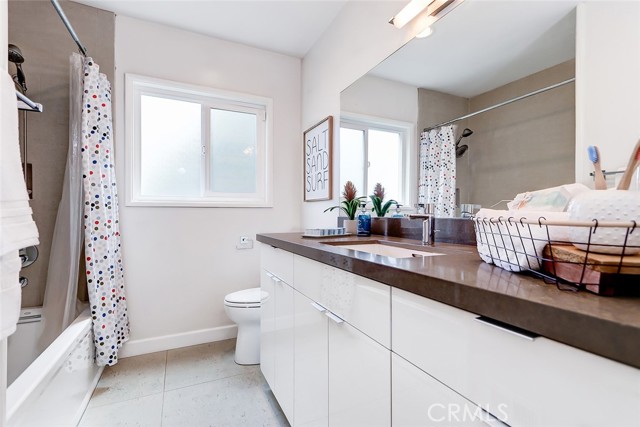 1170 Shelley Street, Manhattan Beach, California 90266, 4 Bedrooms Bedrooms, ,3 BathroomsBathrooms,Residential,Sold,Shelley,SB22186838