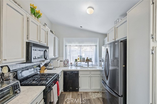 Detail Gallery Image 12 of 31 For 28123 Seco Canyon #94,  Saugus,  CA 91390 - 2 Beds | 2 Baths